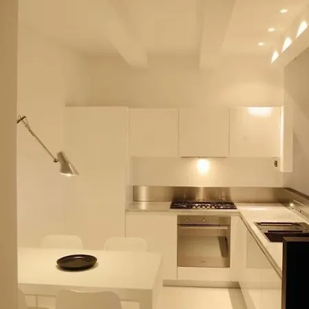 Via Della Sapienza, 19 Apartamento *